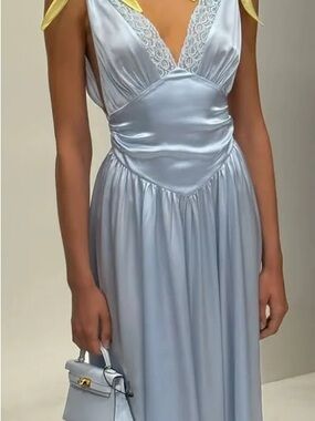 the sabine dress in silk chiffon in hydrangea blue helsa Louisa Sleeveless Dress